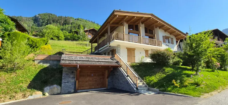 Garage enterré sous un chalet existant — après, photo 1 sur 1