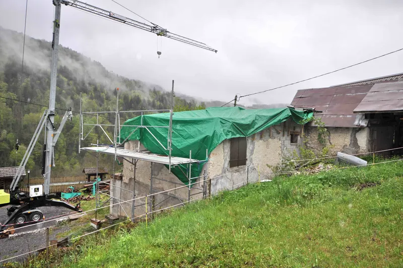 Surélévation d'une ferme ancienne — le chantier, photo 2 sur 8