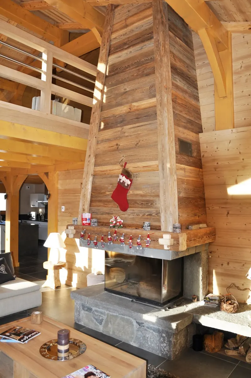 Cheminée et parement bois intérieur